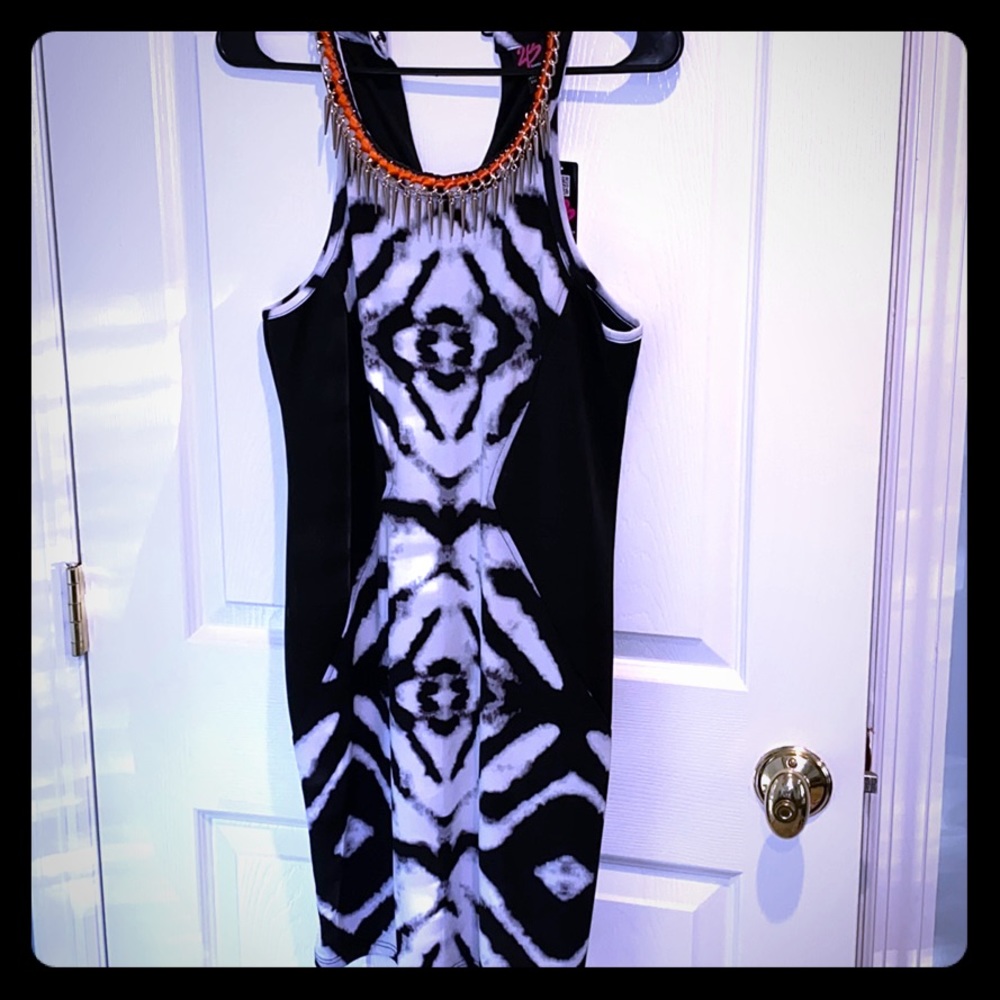 2b Bebe dress